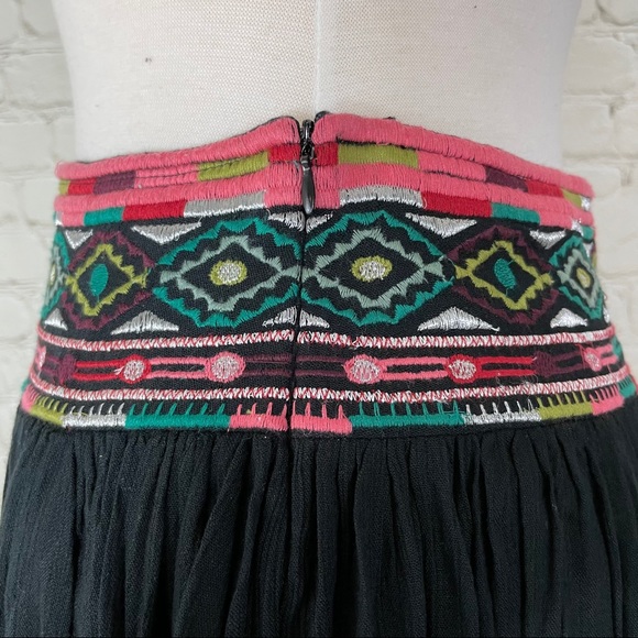 Romeo & Juliet Couture Skirt Size Large NWT - Picture 7 of 11